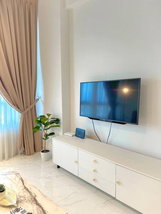 Netflix Two Bedroom Troika Kota Bharu Homestay 118 Bagian luar foto