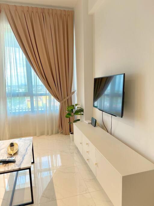 Netflix Two Bedroom Troika Kota Bharu Homestay 118 Bagian luar foto
