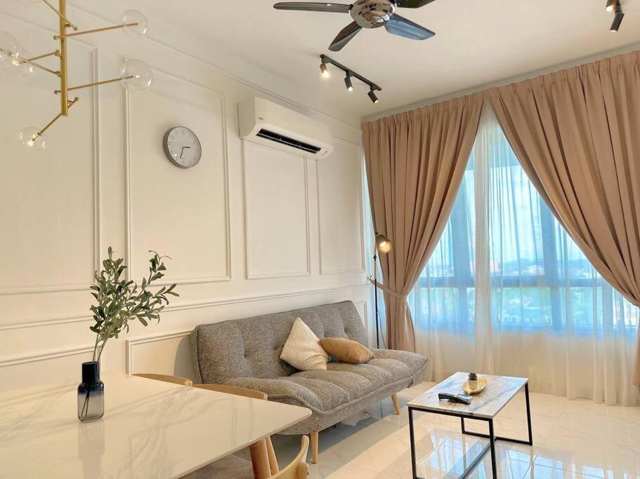Netflix Two Bedroom Troika Kota Bharu Homestay 118 Bagian luar foto