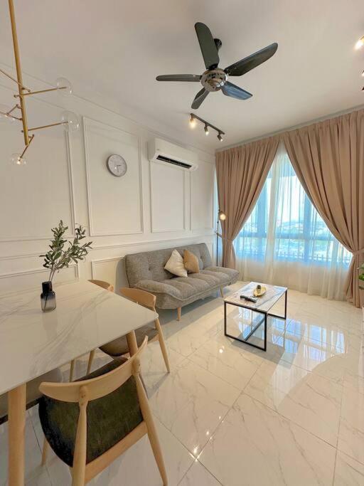 Netflix Two Bedroom Troika Kota Bharu Homestay 118 Bagian luar foto